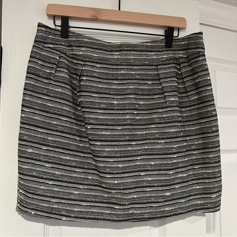 Mossimo Women’s skirt - black and green metallic - size:12 - perfect condition